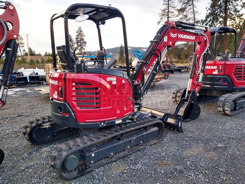 8,000 lbs. Mini Excavator, Hydraulic Thumb, 4Way Dozer Blade, Yanmar